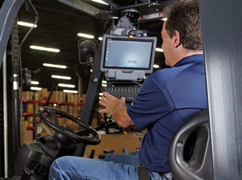 如何通过抗震车载平板电脑实现叉车与物流车智能化仓储管理？